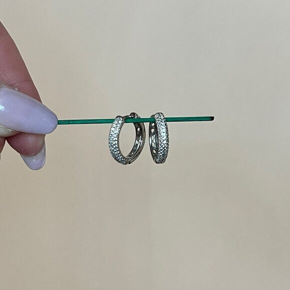 The Brilliance Mini Hoop Earrings in 925 and cubic zirconia - Picture 7 of 11